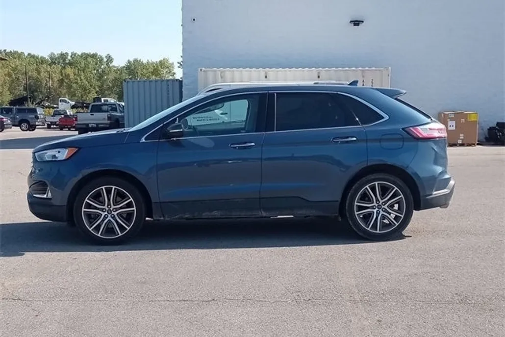 2019 Ford Edge Titanium photo 1