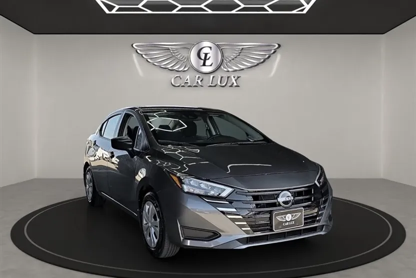 2025 Nissan Versa 1.6 S photo 1