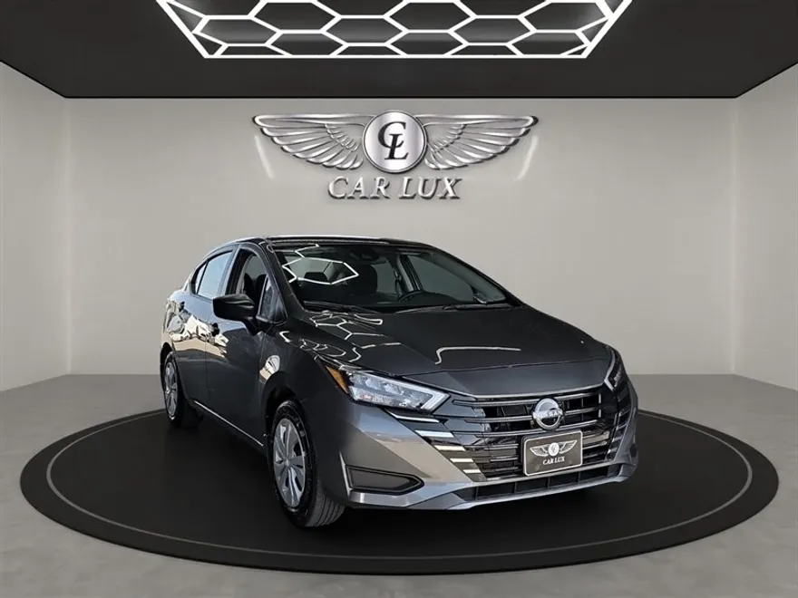 2025 Nissan Versa 1.6 S photo 1