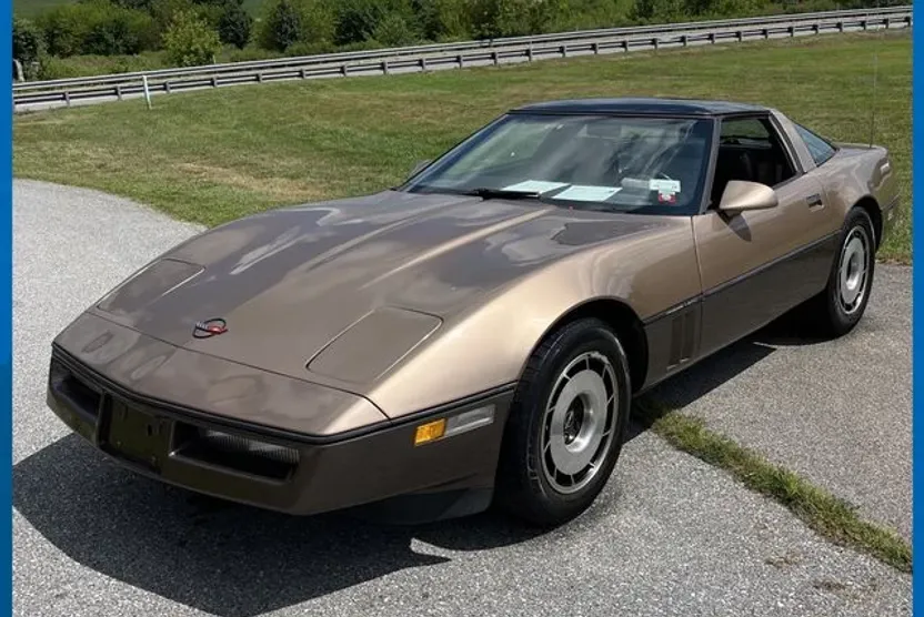 1984 Chevrolet Corvette Base photo 1