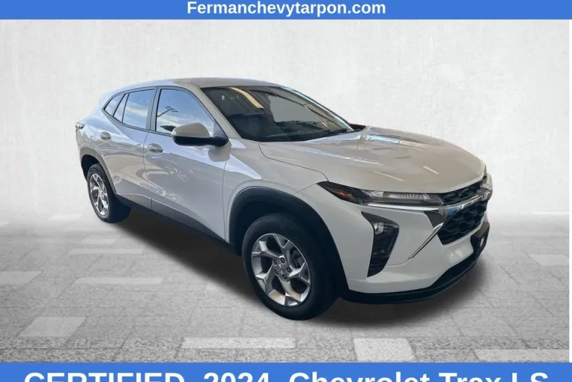 2024 Chevrolet Trax LS photo 1