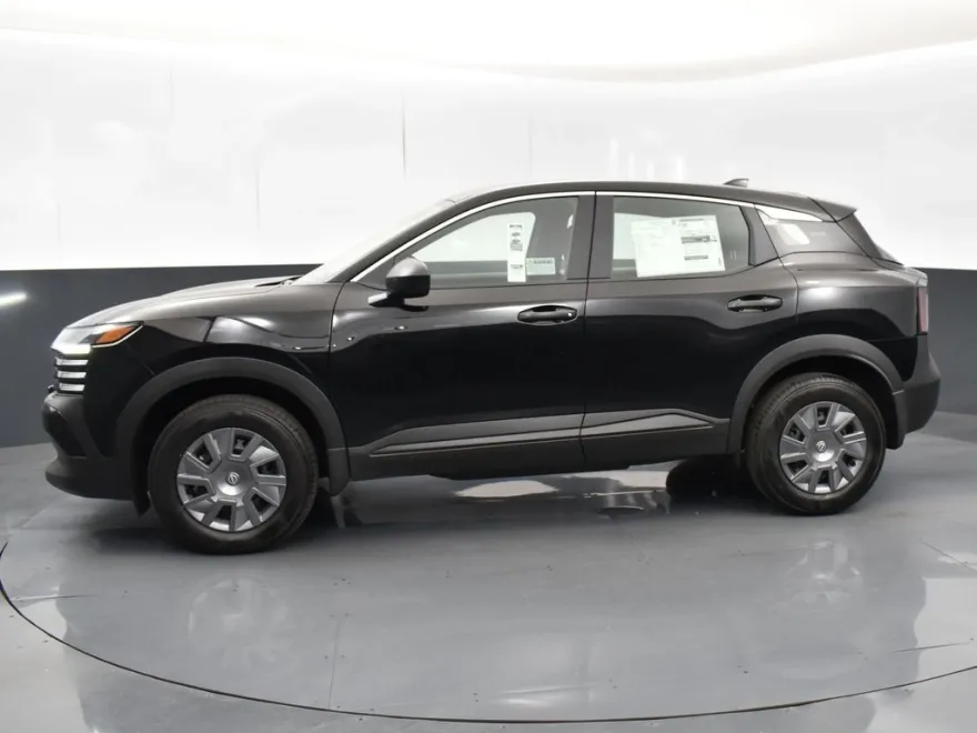 2025 Nissan Kicks S photo 1