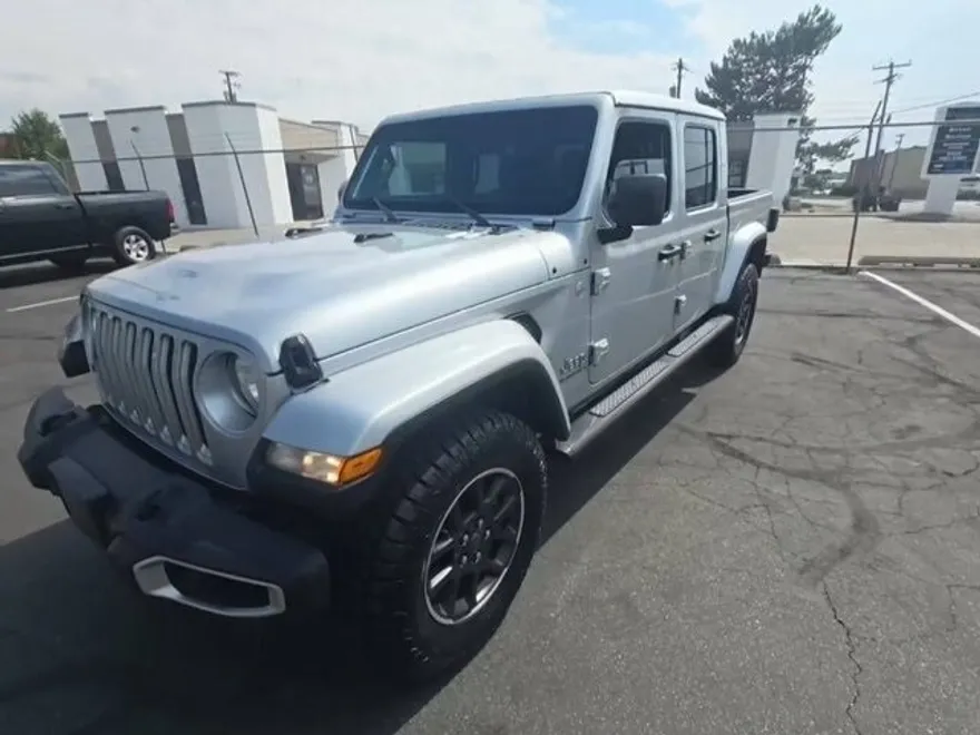 2023 Jeep Gladiator Overland photo 1