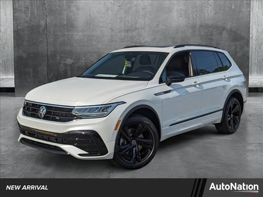 2024 Volkswagen Tiguan SE R-Line Black Sport photo 1