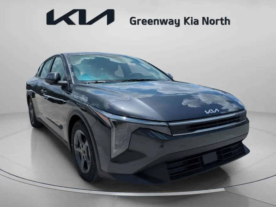 2025 Kia K4 LXS photo 1