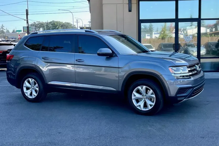 2018 Volkswagen Atlas V6 Launch Edition photo 1