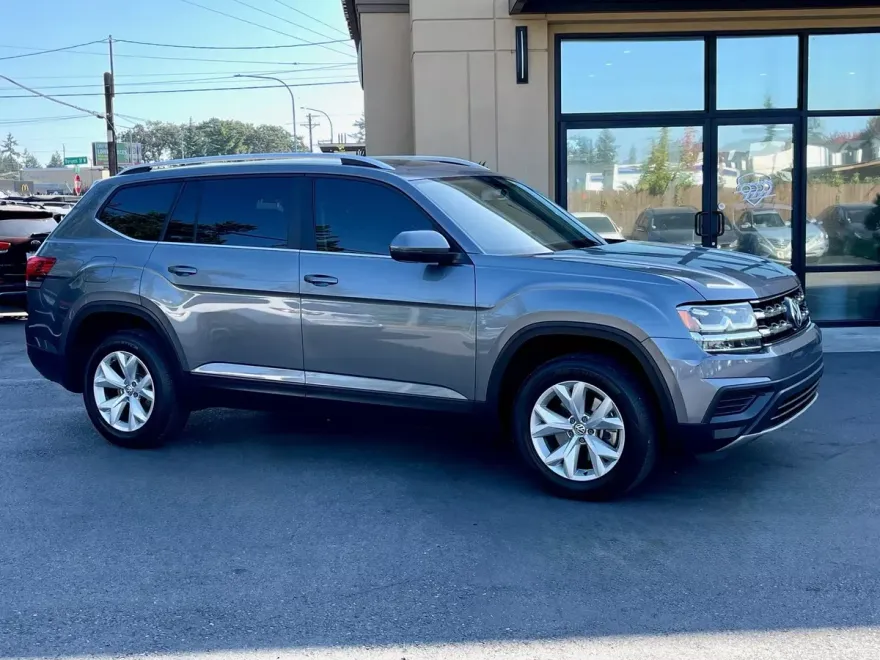 2018 Volkswagen Atlas V6 Launch Edition photo 1