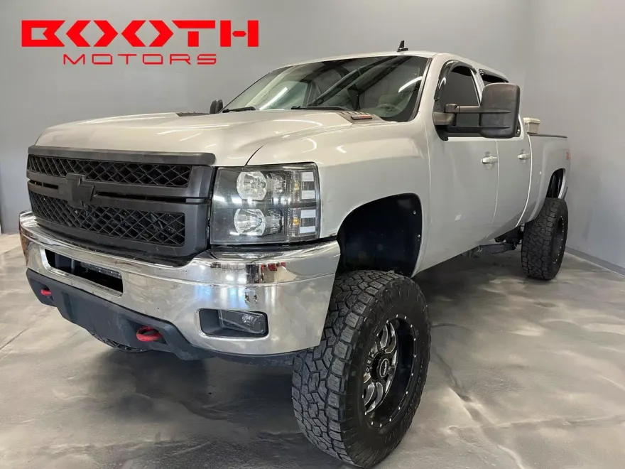2011 Chevrolet Silverado 3500HD LTZ photo 1