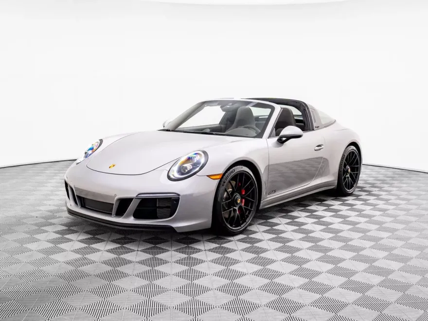 2019 Porsche 911 GTS photo 1