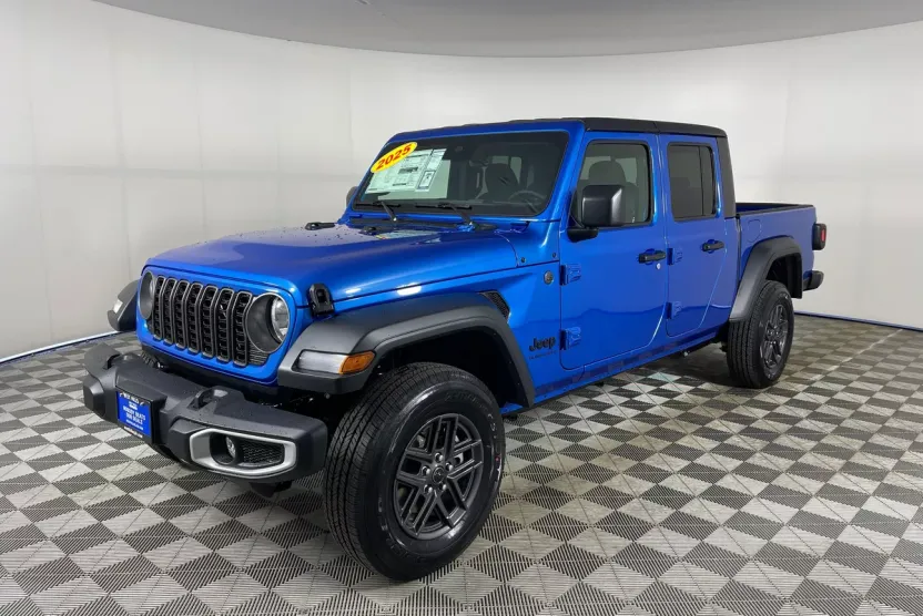 2025 Jeep Gladiator Sport S photo 1