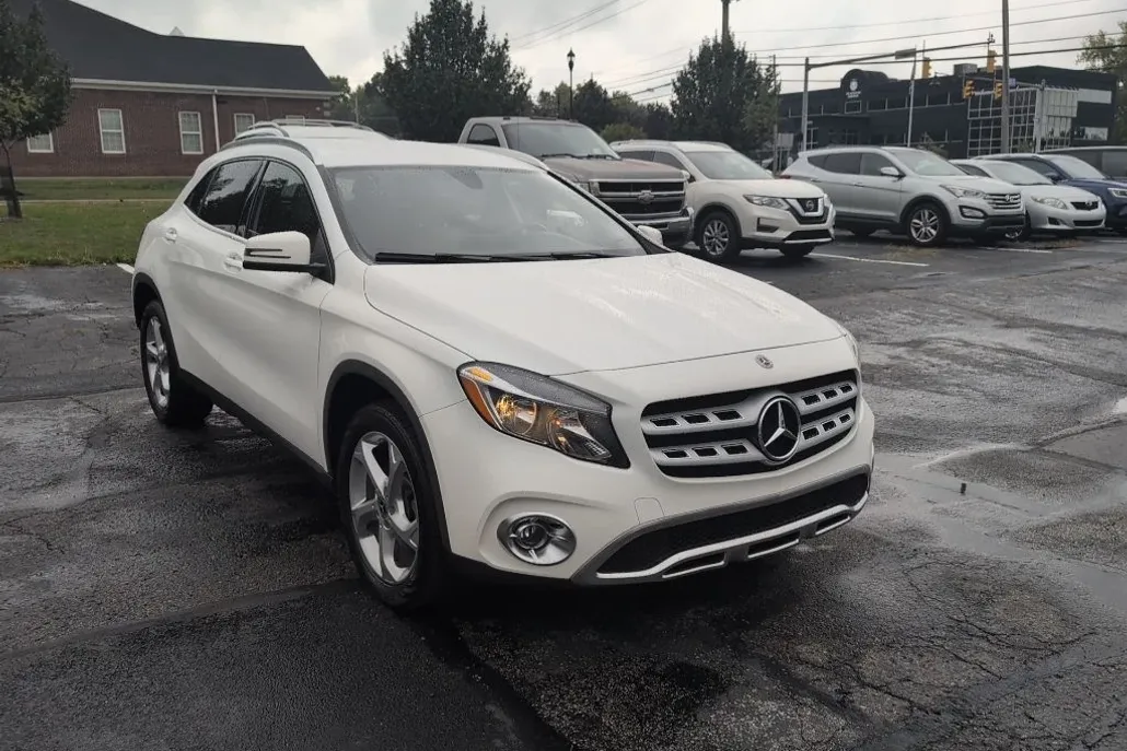 2018 Mercedes Benz GLA 250 4MATIC photo 1