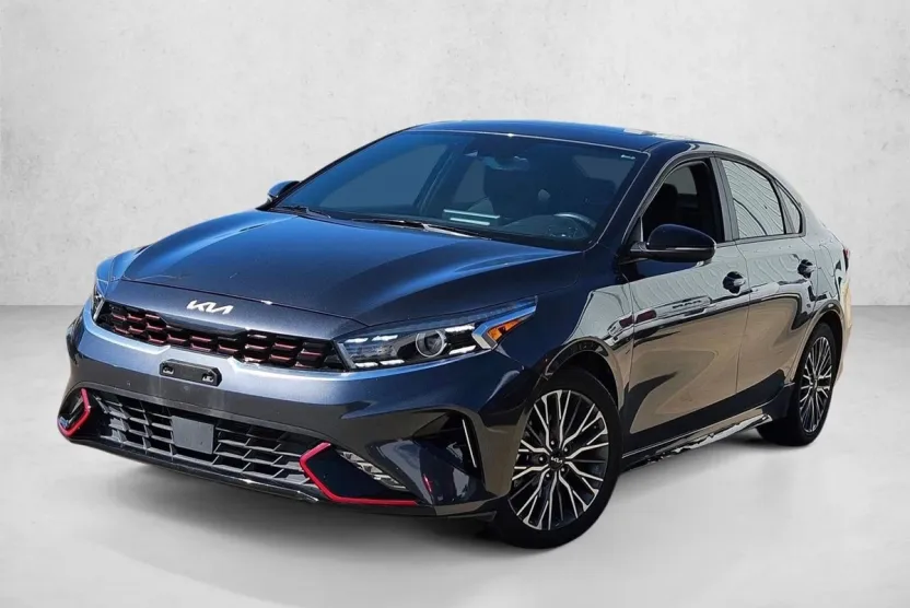 2022 Kia Forte GT-Line photo 1