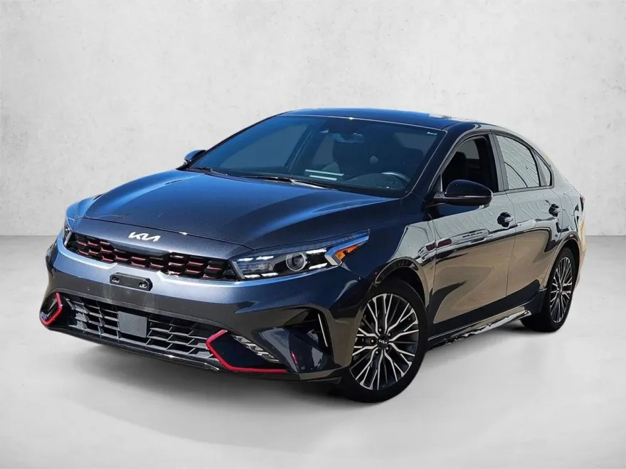 2022 Kia Forte GT-Line photo 1
