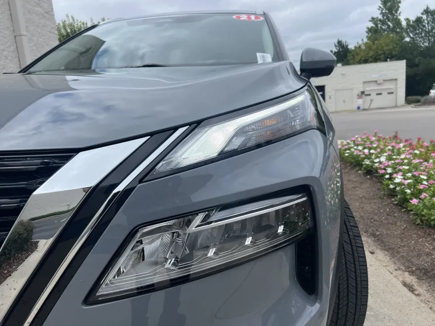 2021 Nissan Rogue SL photo 1