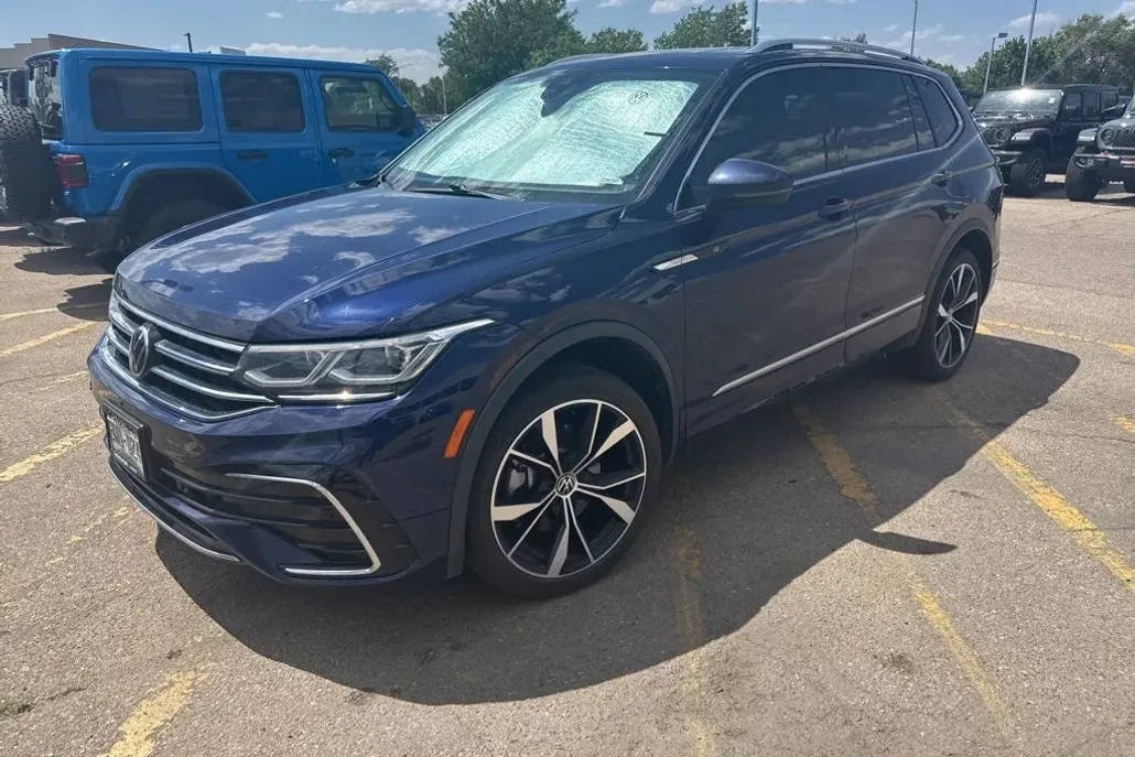 2022 Volkswagen Tiguan SEL Premium R-Line photo 1