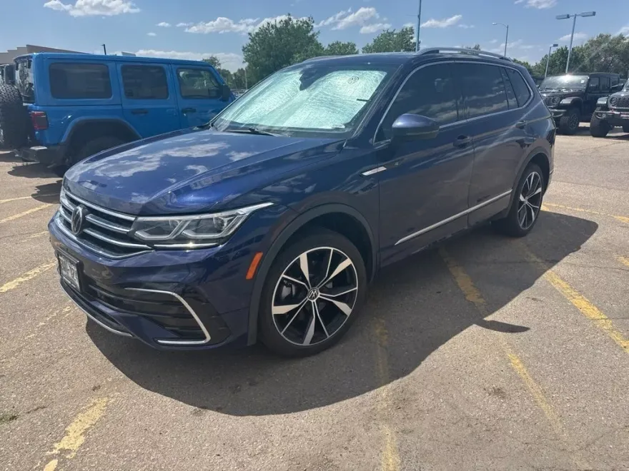 2022 Volkswagen Tiguan SEL Premium R-Line photo 1