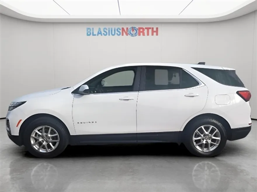 2023 Chevrolet Equinox LT photo 1