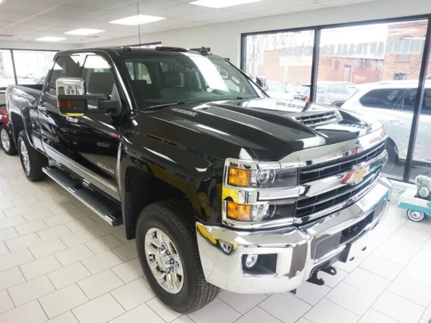 2018 Chevrolet Silverado 3500HD LTZ photo 1
