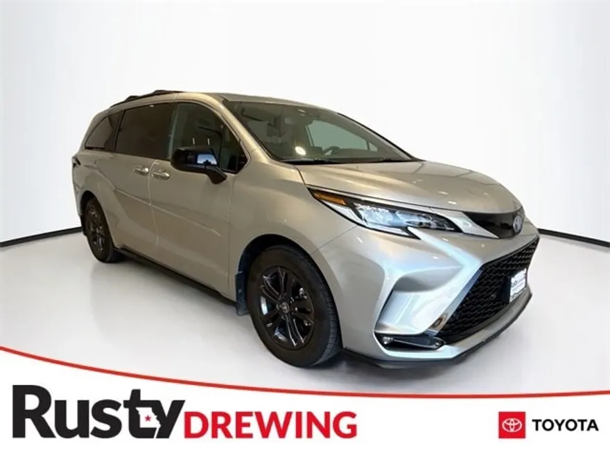 2024 Toyota Sienna XSE photo 1