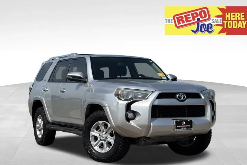 2016 Toyota 4Runner SR5 photo 1