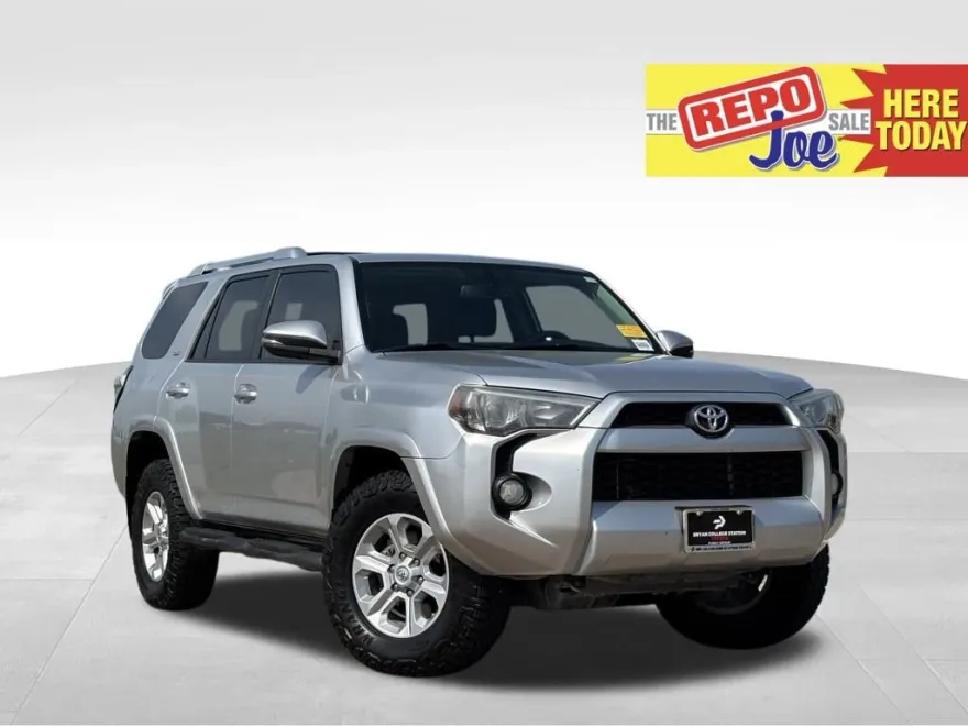 2016 Toyota 4Runner SR5 photo 1