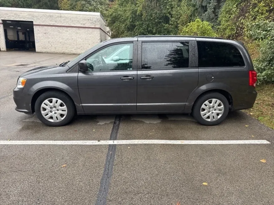 2018 Dodge Grand Caravan SE photo 1
