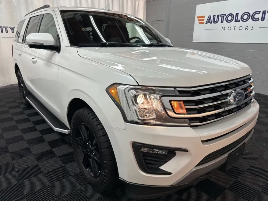 2020 Ford Expedition XLT photo 1