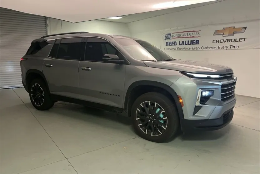 2024 Chevrolet Traverse 1LT photo 1
