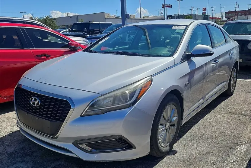 2016 Hyundai Sonata Hybrid SE photo 1