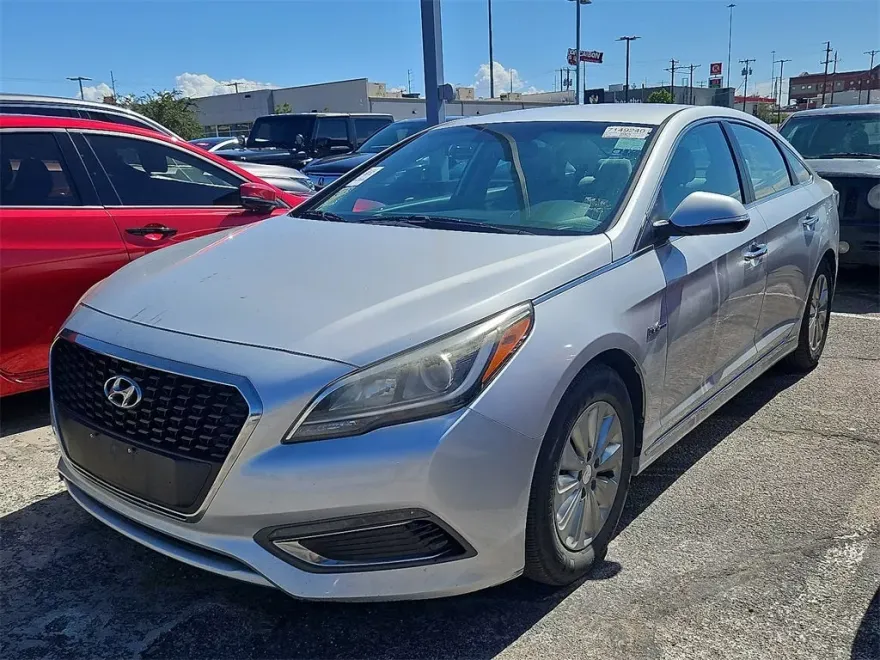 2016 Hyundai Sonata Hybrid SE photo 1