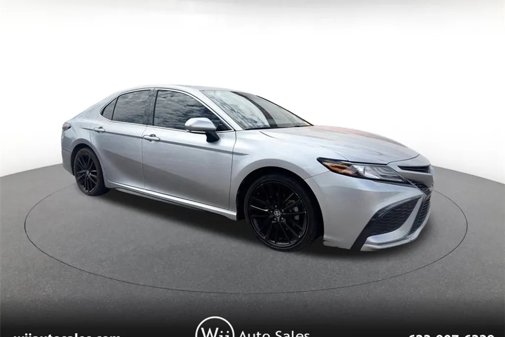2022 Toyota Camry XSE photo 1