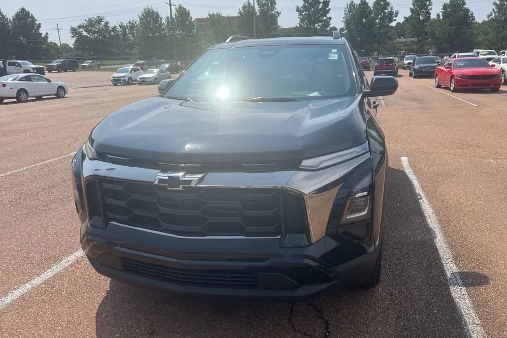 2025 Chevrolet Equinox ACTIV photo 1