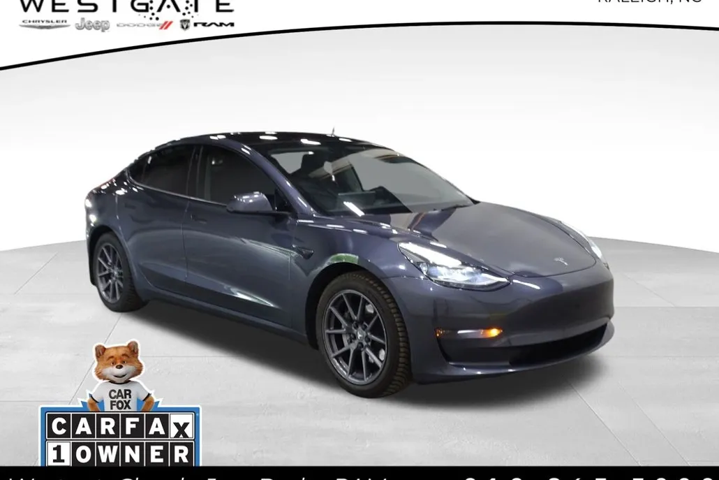 2022 Tesla Model 3 Long Range photo 1