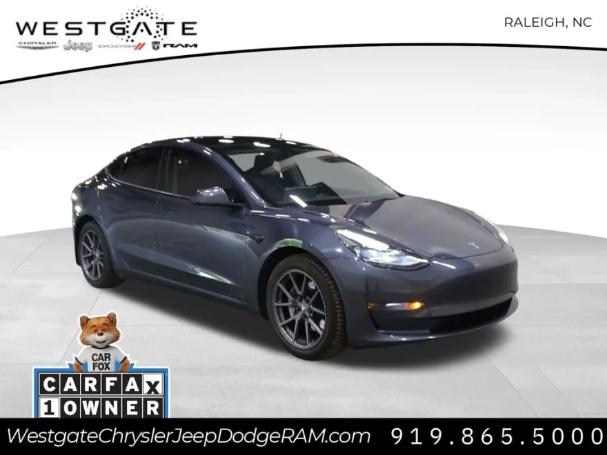 2022 Tesla Model 3 Long Range photo 1