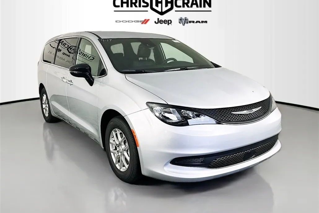 2026 Chrysler Voyager LE photo 1