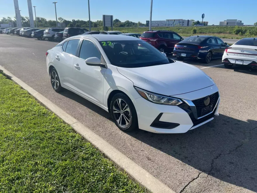 2022 Nissan Sentra SV photo 1