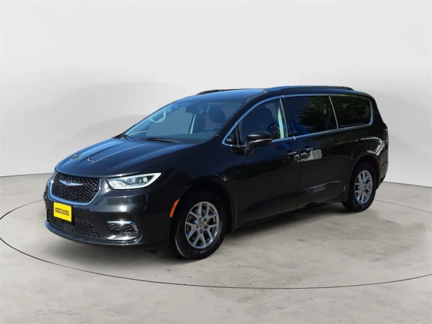 2021 Chrysler Pacifica Touring L photo 1