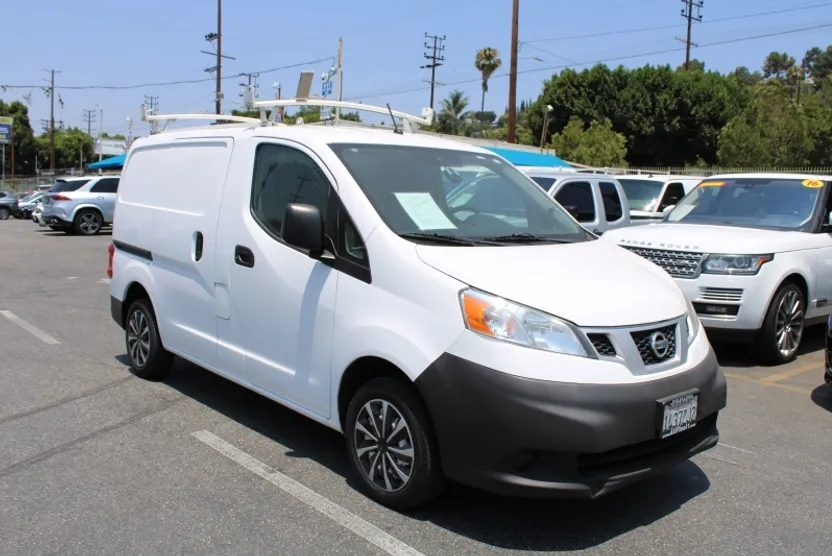 2017 Nissan NV200 S photo 1