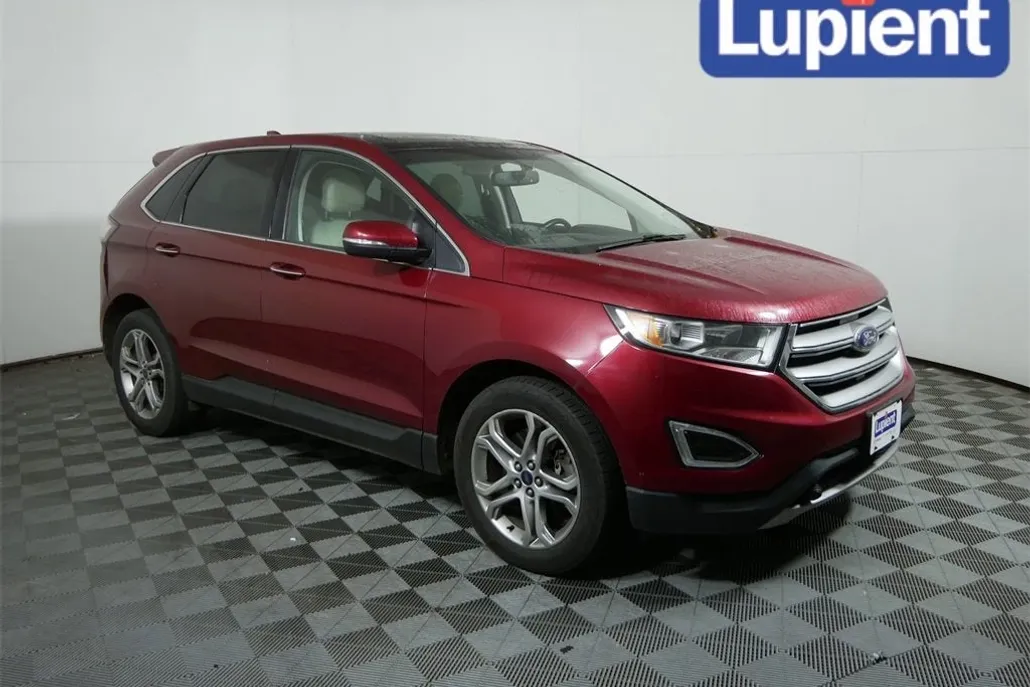 2016 Ford Edge Titanium photo 1