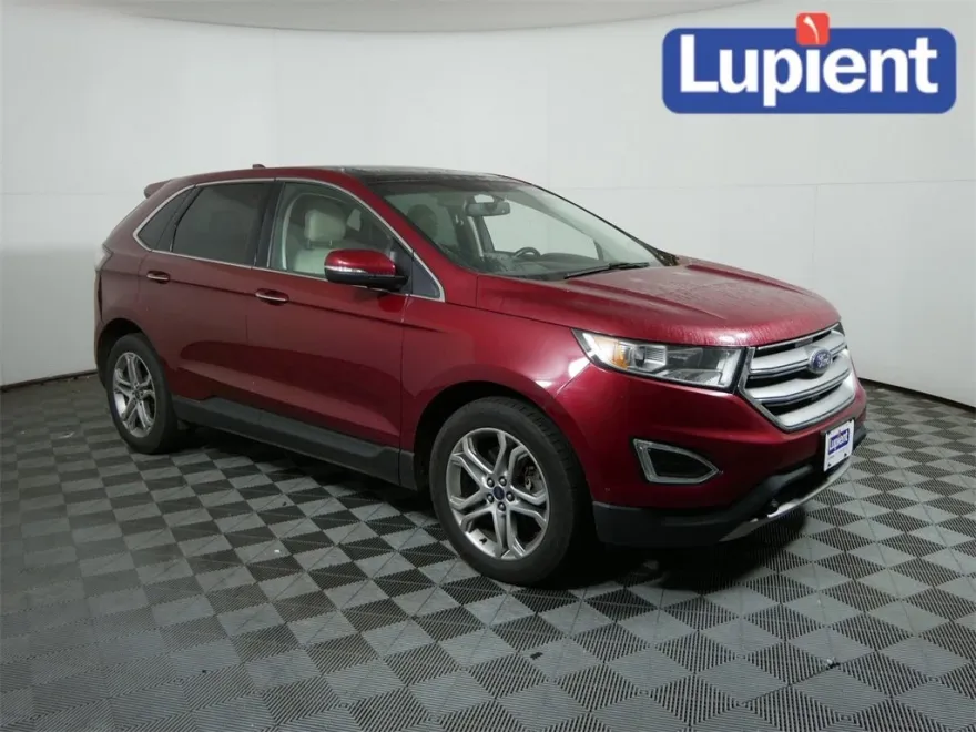 2016 Ford Edge Titanium photo 1