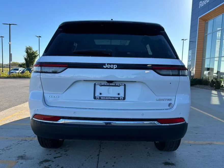 2025 Jeep Grand Cherokee Limited photo 1