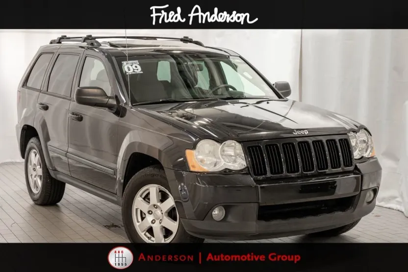 2009 Jeep Grand Cherokee Laredo photo 1