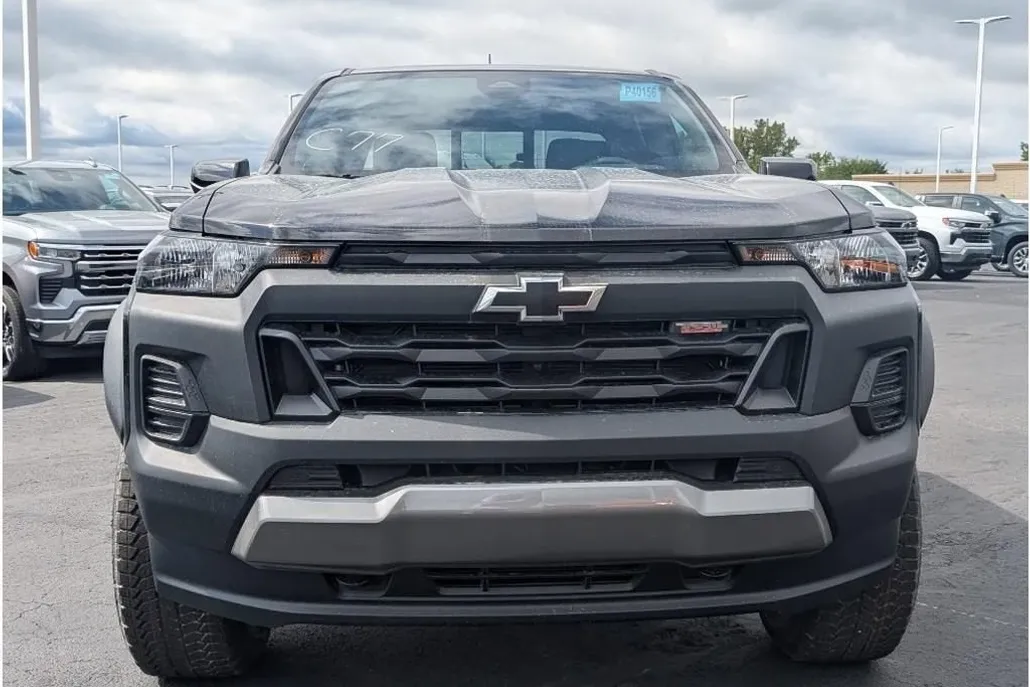 2026 Chevrolet Colorado Trail Boss photo 1
