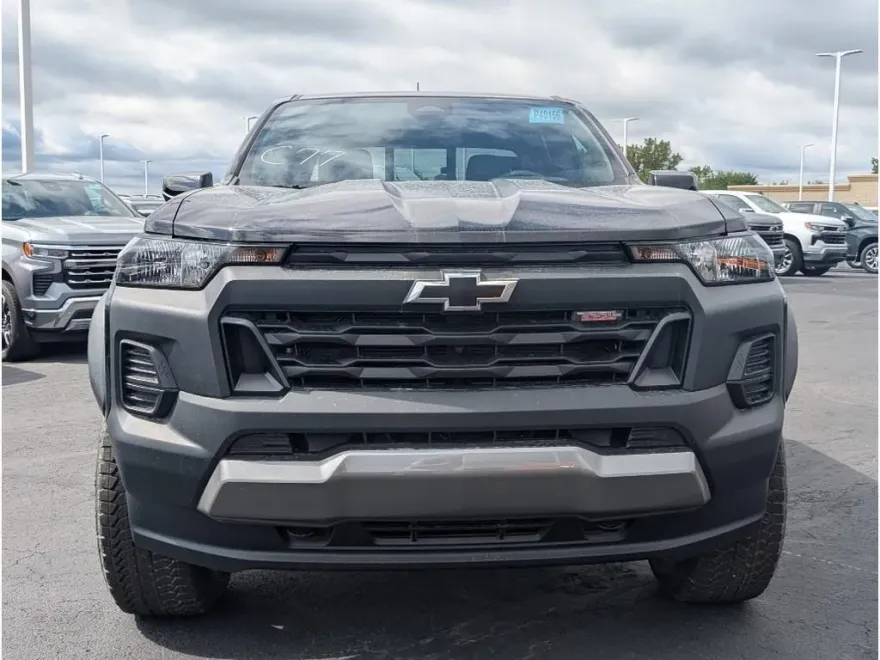 2026 Chevrolet Colorado Trail Boss photo 1