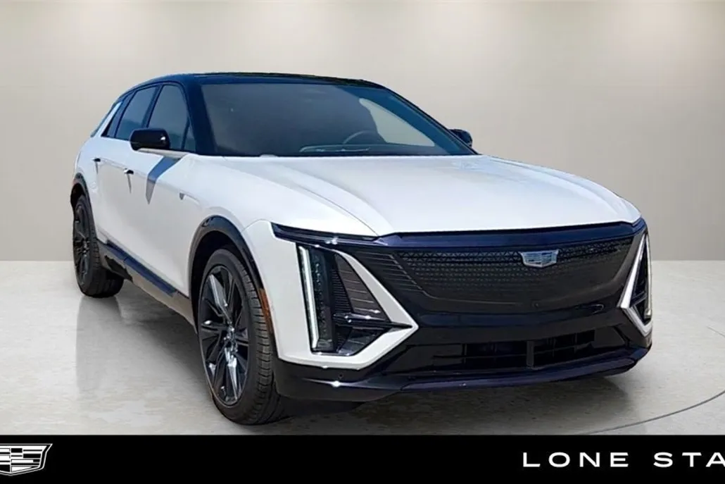 2025 Cadillac Lyriq Sport photo 1