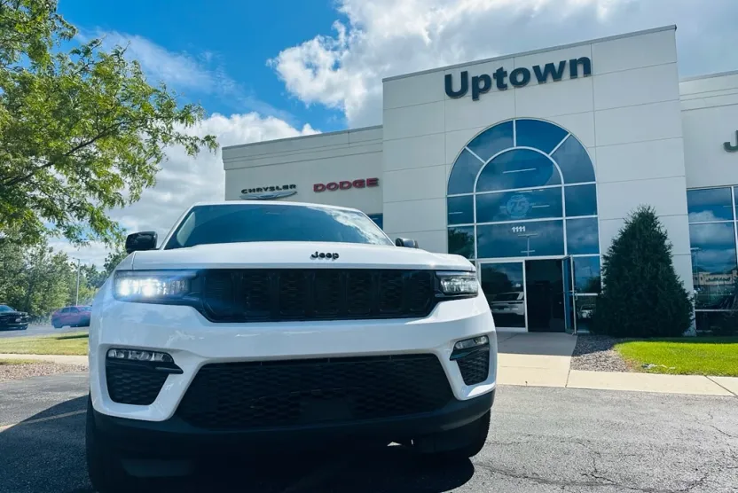 2025 Jeep Grand Cherokee Limited photo 1