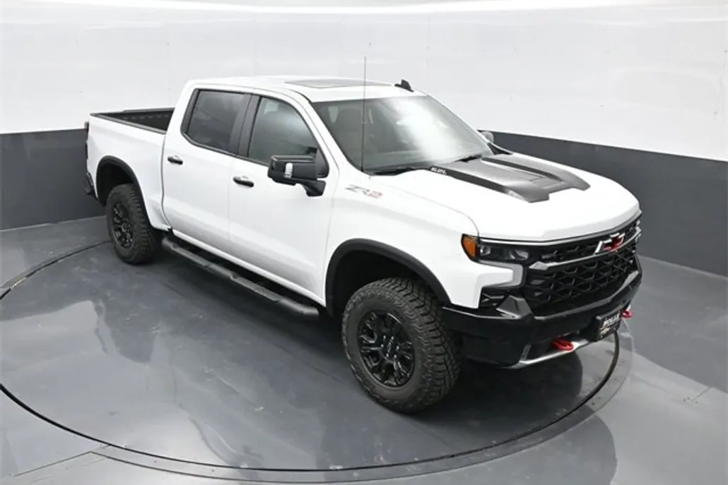 2025 Chevrolet Silverado 1500 ZR2 photo 1