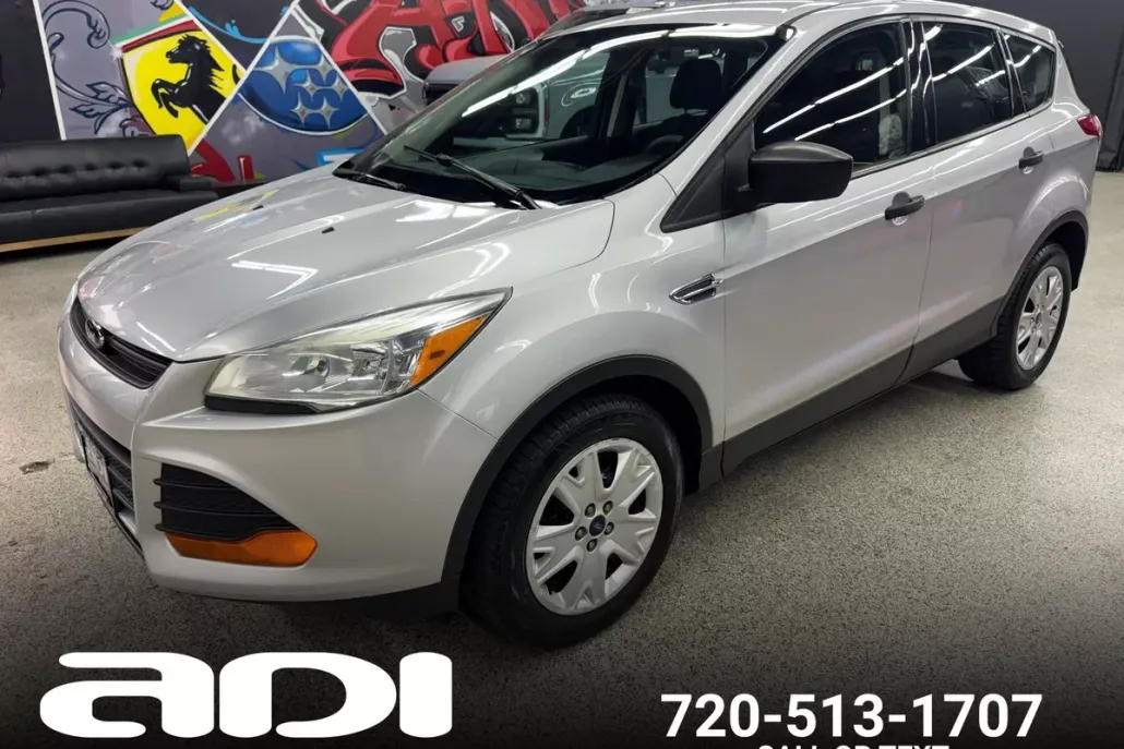 2014 Ford Escape S photo 1