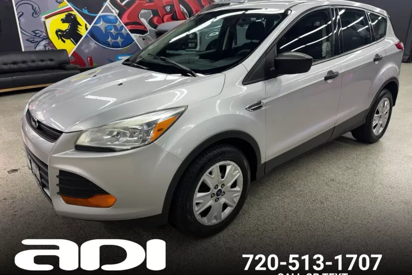 2014 Ford Escape S photo 1