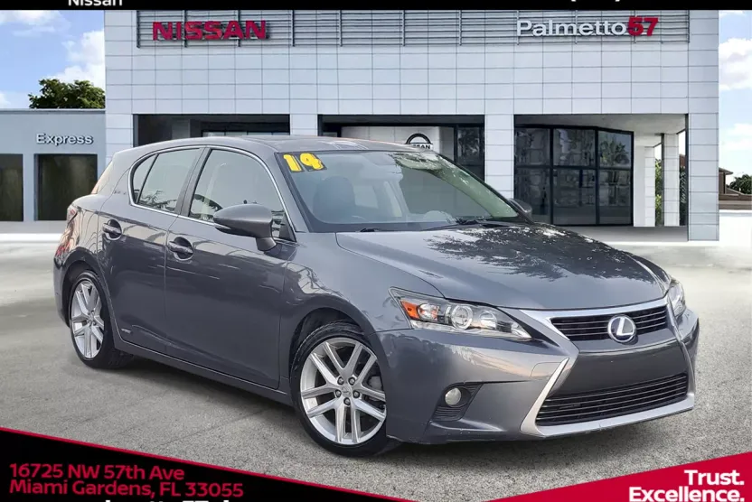2014 Lexus CT 200h photo 1